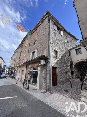 Building in Vals-les-Bains (07600)