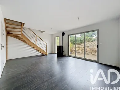 Maison à Bordeaux (33300)
