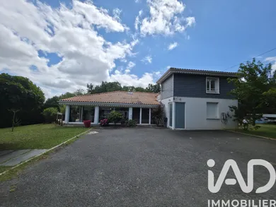 Maison à Carbon-Blanc (33560)