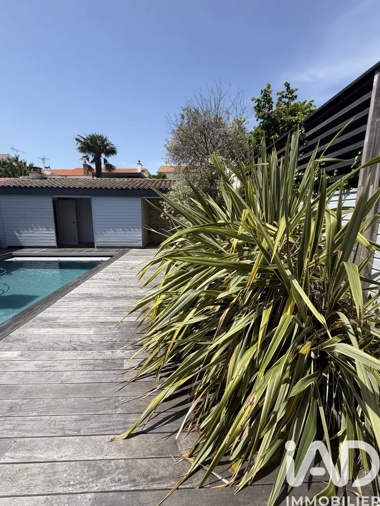 Maison 4 pièces 178 m² · à La Rochelle · 178 m² · 999 000 €