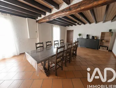 Maison à Les Eglisottes et Chalaures (33230)