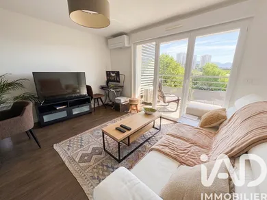 Apartment in Ollioules (83190)