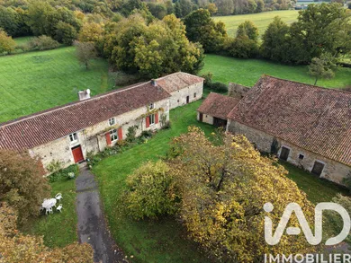 Longere in Sommières-du-Clain (86160)