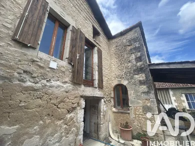 Maison de village à Saint-Martial (16190)
