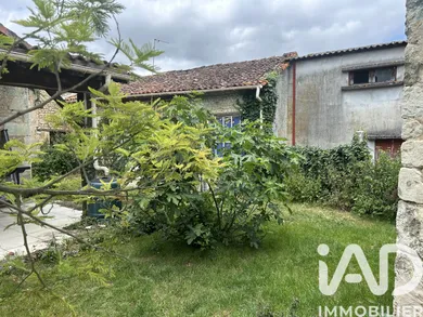Maison de village à Saint-Martial (16190)