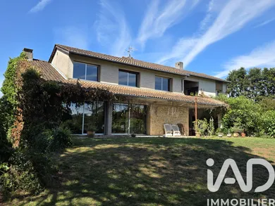 Architectural house in Biars-sur-Cère (46130)
