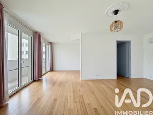 Apartment in Paris (75020)