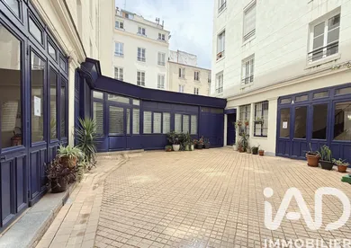 Parking in Paris (75010)