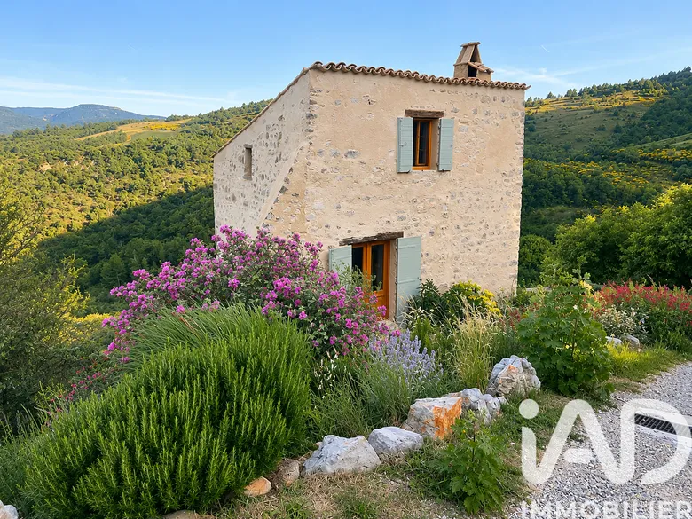 Maison 2 pièces 47 m² · à Le Poët-Sigillat · 47 m² · 225 000 €