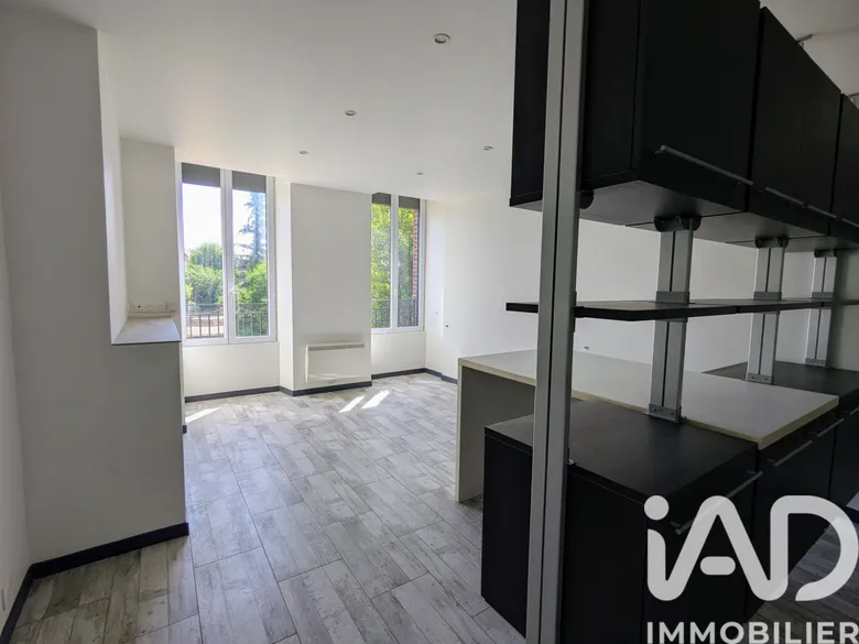 Immeuble 2 pièces 146 m² · à Cheny · 146 m² · 210 000 €