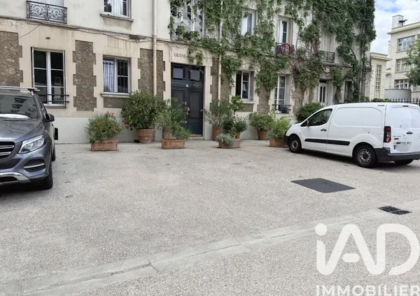 Parking à Paris (75010) photo 2