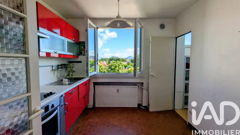 Appartement 3 pièces 77 m² · à Montélimar · 77 m² · 120 000 €