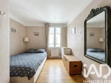 Apartment in Paris (75018)