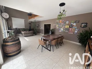 Architectural house in Manou (28240)