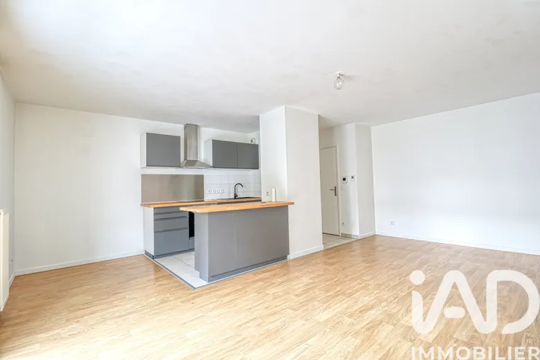 Appartement 3 pièces 75 m² · à Saint-Ouen-l'Aumône · 75,3 m² · 210 000 €