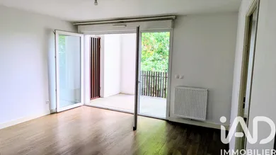 Apartment in Pessac (33600)