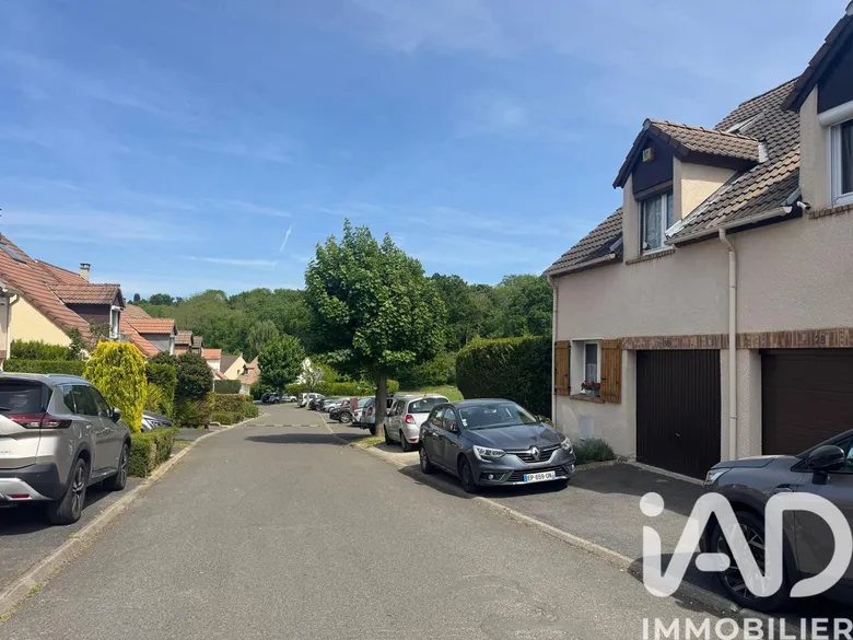 Maison 5 pièces 86 m² · à Jouy-le-Moutier · 86 m² · 299 900 €
