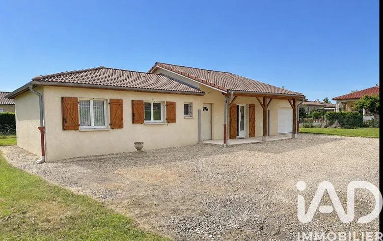 Maison 4 pièces 92 m² · à Saint-Étienne-du-Bois · 91,9 m² · 249 000 €