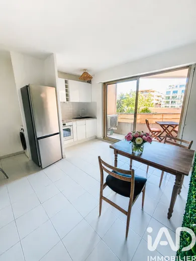 Appartement à Cagnes-sur-Mer (06800)
