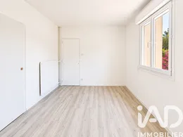Apartment in Saint-Paul-Trois-Châteaux (26130)