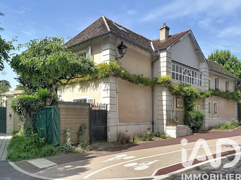 Maison 5 pièces 94 m² · à Bailly · 94,1 m² · 660 000 €