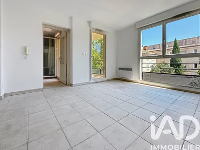 Appartement à Carpentras (84200)