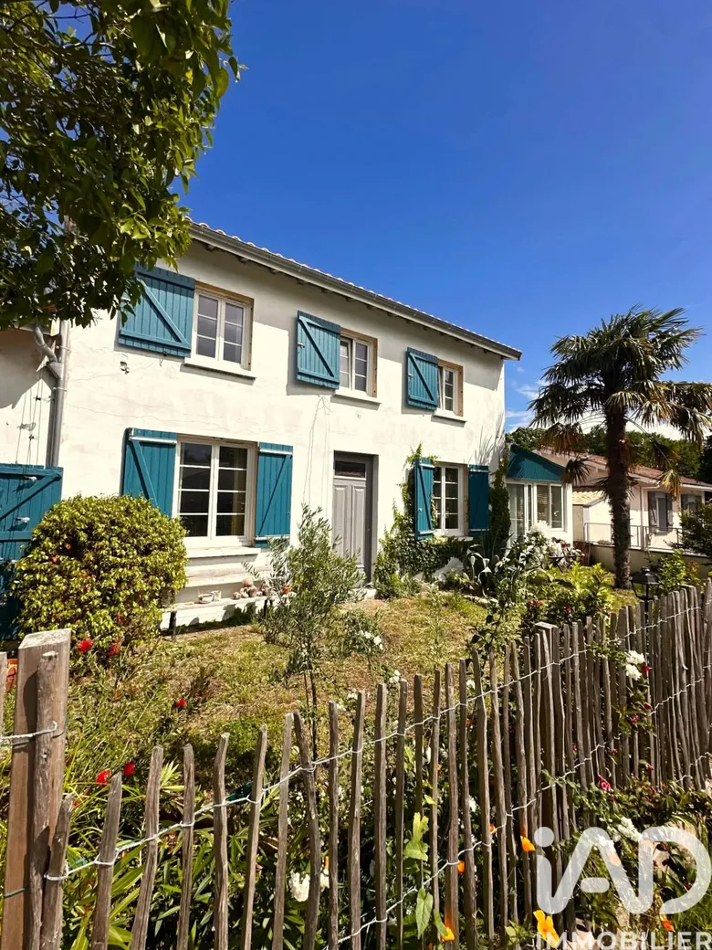 Maison 5 pièces 180 m² · à Saint-Vivien-de-Médoc · 180 m² · 425 000 €