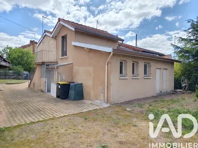 Townhouse in Roanne (42300)