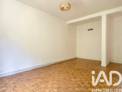 Apartment in Paris (75018)