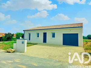Traditional house in Saint-Martin-la-Pallu (86380)