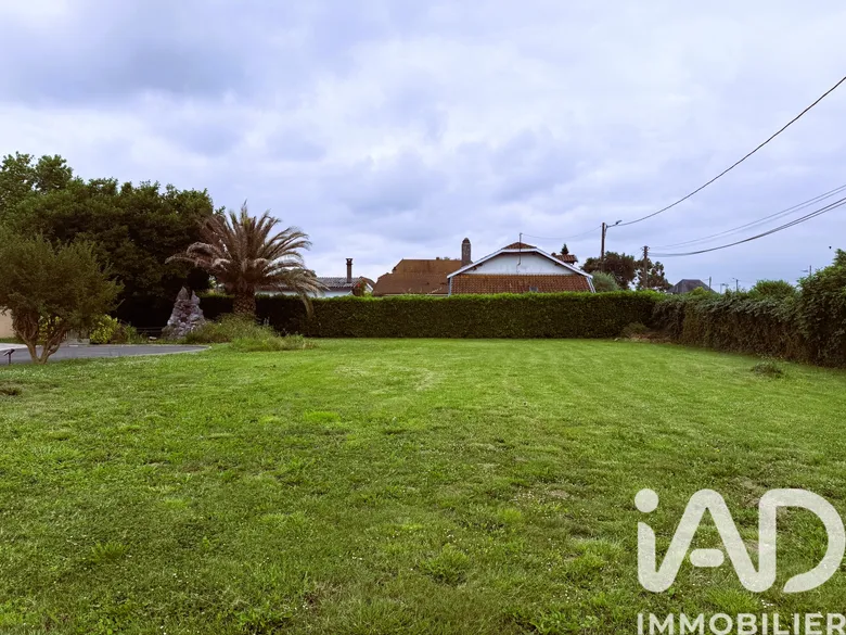 Terrain 637 m² · à Lescar · 112 000 €