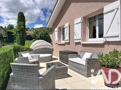 Maison traditionnelle à Pomeys (69590)