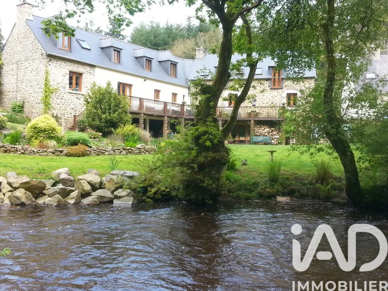 Maison 6 pièces 211 m² · à Saint-Péver · 211 m² · 340 000 €