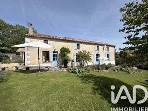 Maison de campagne à Saint-Hilaire-des-Loges (85240)