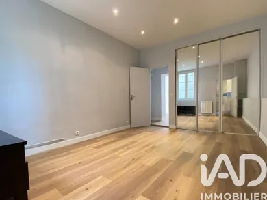 Apartment in Versailles (78000)