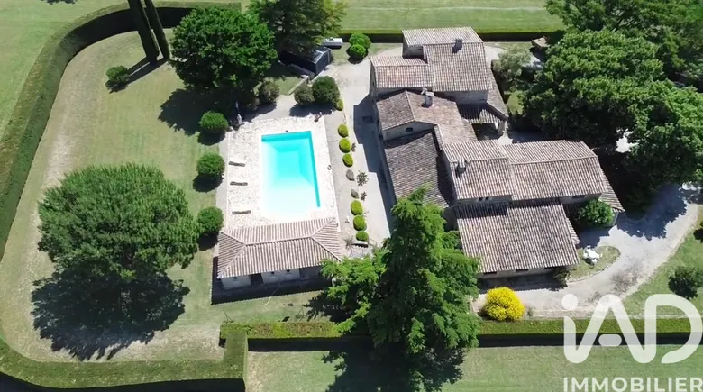 Maison 14 pièces 418 m² · à La Bégude-de-Mazenc · 418 m² · 1 100 000 €