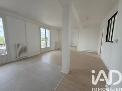Apartment in Saint-Pierre-des-Corps (37700)