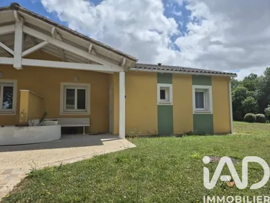 Maison de village à Civray (86400)