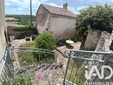 House in Louin (79600)