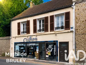 Building in Dourdan (91410)