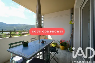 Apartment in Cuges-les-Pins (13780)