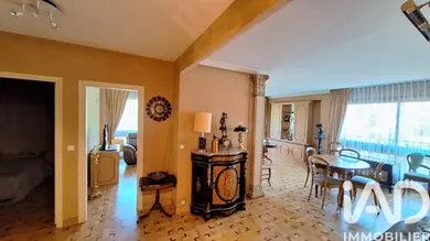 Apartment in Le Chesnay (78150)