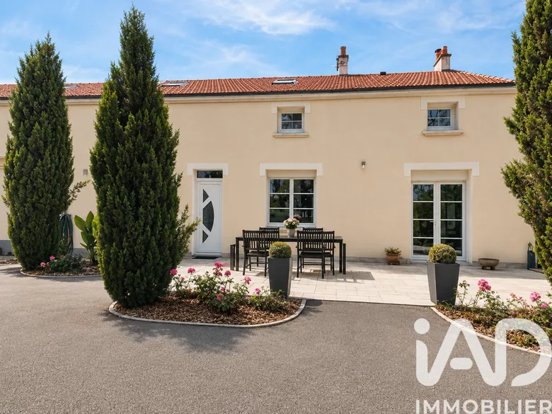 Maison 8 pièces 255 m² · à Chaumes-en-Retz · 255 m² · 480 000 €