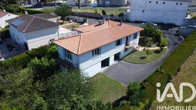 Maison à La Couronne (16400)