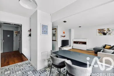 Apartment in Paris (75020)