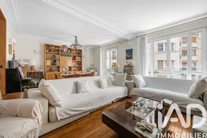 Apartment in Paris (75015)