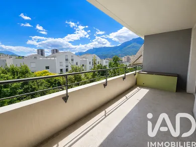 Apartment in Grenoble (38100)