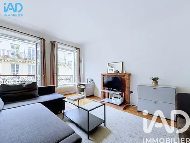 Apartment in Paris (75010)