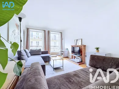 Apartment in Paris (75010)