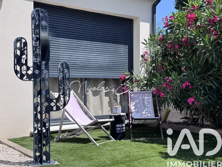 Maison 6 pièces 118 m² · à Saint-Étienne-du-Grès · 118 m² · 485 000 €